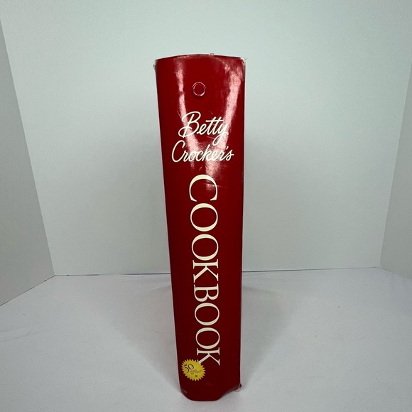 Betty Crocker's Cookbook - Picture 4 of 5